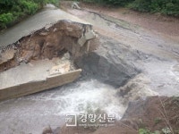 [속보]경북 영천 괴연저수지 둑 30ｍ 붕괴