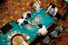 [양극화, 문제는 세금이다]강원랜드 카지노 르포… 5만원 베팅해 ‘빈손’ 이 중 세금만 1만7450원 “세금 빨대”