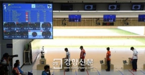 [경향포토]진종오, 8.8점 쏘고 고개 떨궈