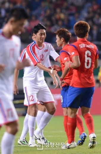 [경향포토]북한 한국 악수