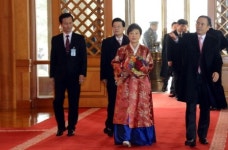 정윤회·최순실 실세설…아니 땐 굴뚝의 연기?