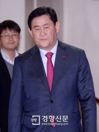 [속보] 최경환 부총리 “법인세 인상 고려 안해···증세 논의 부적절”