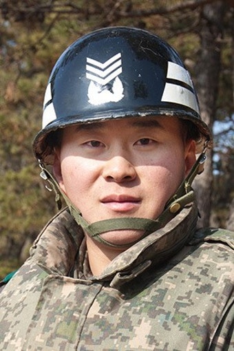 수류탄 놓친 훈련병… 소대장이 몸 던져 구했다