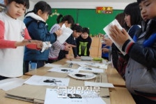 ‘안중근 의사처럼 될래요’…청주 흥덕초 안중근 의사 추모행사