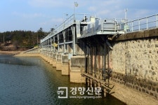 [광복 70주년 기획 - 사진으로 보는 일제강점기 건축 기행]80세 보성여관 여전히 손님 맞고… 78세 보성강발전소 ‘생생’