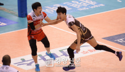 [경향포토]챔프전 2차전도 OK 승리, 송명근 포효