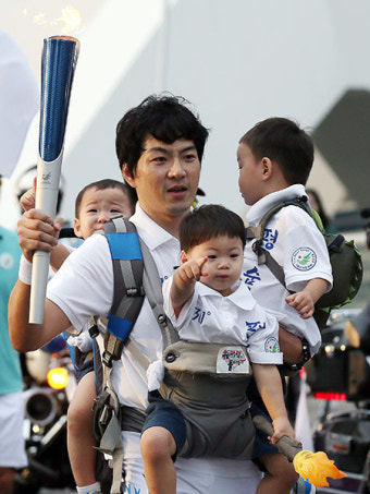 [세상 속으로]‘환상과 한숨’ 사이… 부럽거나 괴롭거나… TV 속 ‘육아’ 방송과 현실