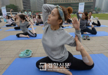 [경향포토]스트레칭으로 힐링 하세요
