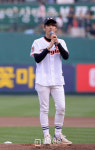 [경향포토]EXO 백현 한화 이글스 파크 등장!