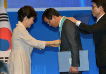 [경향포토]강릉건설 김중희 대표,동탑산업훈장