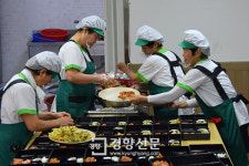 “할머니 손맛 도시락, 하루 300여개 팝니다”