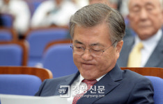 [경향이 찍은 오늘]9월9일 두번째 불려나온 회장님