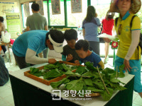 순천 낙안서 ‘누에’신비스런 몸동작 축제로 선 보여