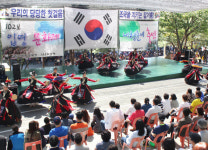 “102보충대 없애려면 상권부터 지켜달라”