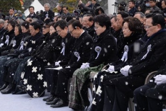 ‘YS 영결식’ 어린이합창단, 추위에 ‘덜덜’···현철씨 “배려 부족한 결과”