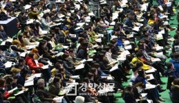 [포토뉴스]체육관 가득 메운 입시설명회