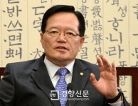 [경향포토]청와대 직권상정 요구 거부하는 정의화 국회의장