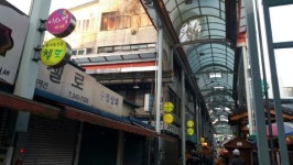 울산 중앙시장서 불…10여분만에 큰 불길 잡아 “인명피해 없다”