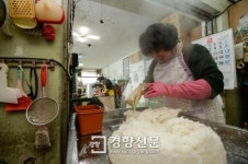 [경향포토]가래떡 준비로 바쁜 떡방앗간