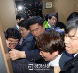 [총선 D-22 야권 공천 잡음] 번복, 불복, 몸싸움…국민의당 선관위장 “혼선 책임” 사퇴