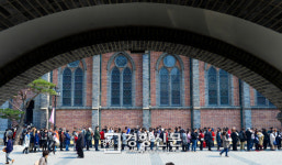 [경향포토]줄서서 참석하는 명동성당 부활절미사