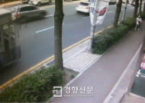 술취한 50대, 길가던 여성 2명 각목으로 내리쳐