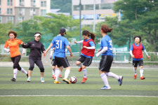 경기 용인에 ‘줌마렐라 축구’ 열풍