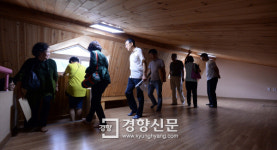 (19) 교실 위층은 다락방…4학년 급훈은 ‘우리, 더디 가도 함께 가자’