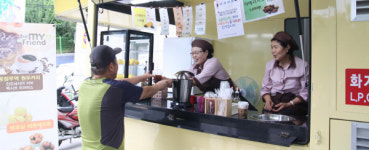 착한 커피 파는 ‘할매 푸드트럭’…“맛있어요”