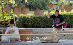 [경향포토]짚공예가 신기해!!
