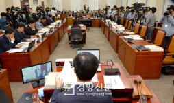 파스쿠찌국방컨벤션점 | [경향포토]국방위원회 국감시작