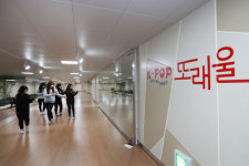 잠실동 아시아지하보도에 청소년 댄스연습장 ‘K-POP 또래울’ 조성