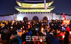 [경향포토][12.3 촛불집회]성난 촛불 청와대로