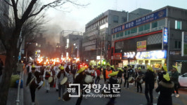 [12·3 촛불집회]강원도 사상 최대 1만명 집회 이끈 촛불의 힘