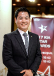 기아차 판매의 달인은…망우지점 정송주 영업부장, 지난해 403대 팔아 12년 연속 판매왕 등극