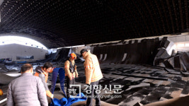 [경향포토]동인천중학교 수영장 천정 붕괴