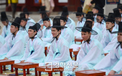 상투틀고댕기따고 | [경향포토]상투 틀고 갓 쓴 외국인 참가자