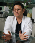 김종서 성형외과 원장 “의사-CEO 투잡, 연구의 끈은 놓지 않았죠”