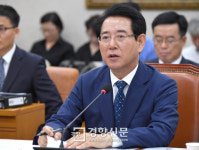 답변하는 김영록 농림축산식품부 장관 후보자[경향포토]