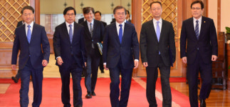 증세 방향 첫 제시…‘중부담·중복지’로 가려면 추가 증세 불가피[문 대통령 ‘슈퍼리치 증세’ 공식화]