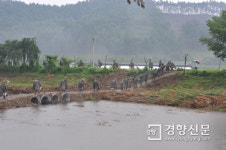 22년 만의 폭우로 일주일 째 다리 끊긴 상당구 낭성면 호정리 주민들
