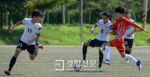대통령금배 천안제일고 이석재, 받아라 패스[경향포토]
