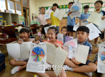 서울 신계초 첫 개학[경향포토]