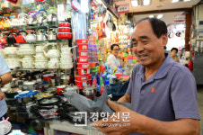 ⑤50년째 지하로 출근하는 지하수입상가의 터줏대감[남대문시장 이야기]