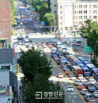 [포토뉴스]종로 중앙버스전용차로 공사 시작…인근 도로 ‘정체’