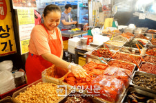 순희네 반찬…외국인의 입도 사로잡은 한국의 맛[서울 그집 ‘오래가게’]