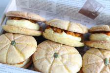 단호박 다쿠아즈…질리지 않는 단맛, 다이어트 도움 되는 디저트[이달의 건강빵]