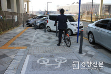 ‘자전거 천국’이라더니···‘자동차 천국’이네[가보니]