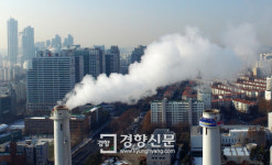 하늘서 408+49일, 땅서 곧 4000일···새해엔 가족과 밥 먹을 수 있을까?[포토다큐]