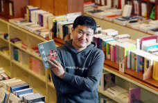 쓰다보니 작가 “댓글이 내 글쓰기 선생님”[왜 지금 글쓰기인가]